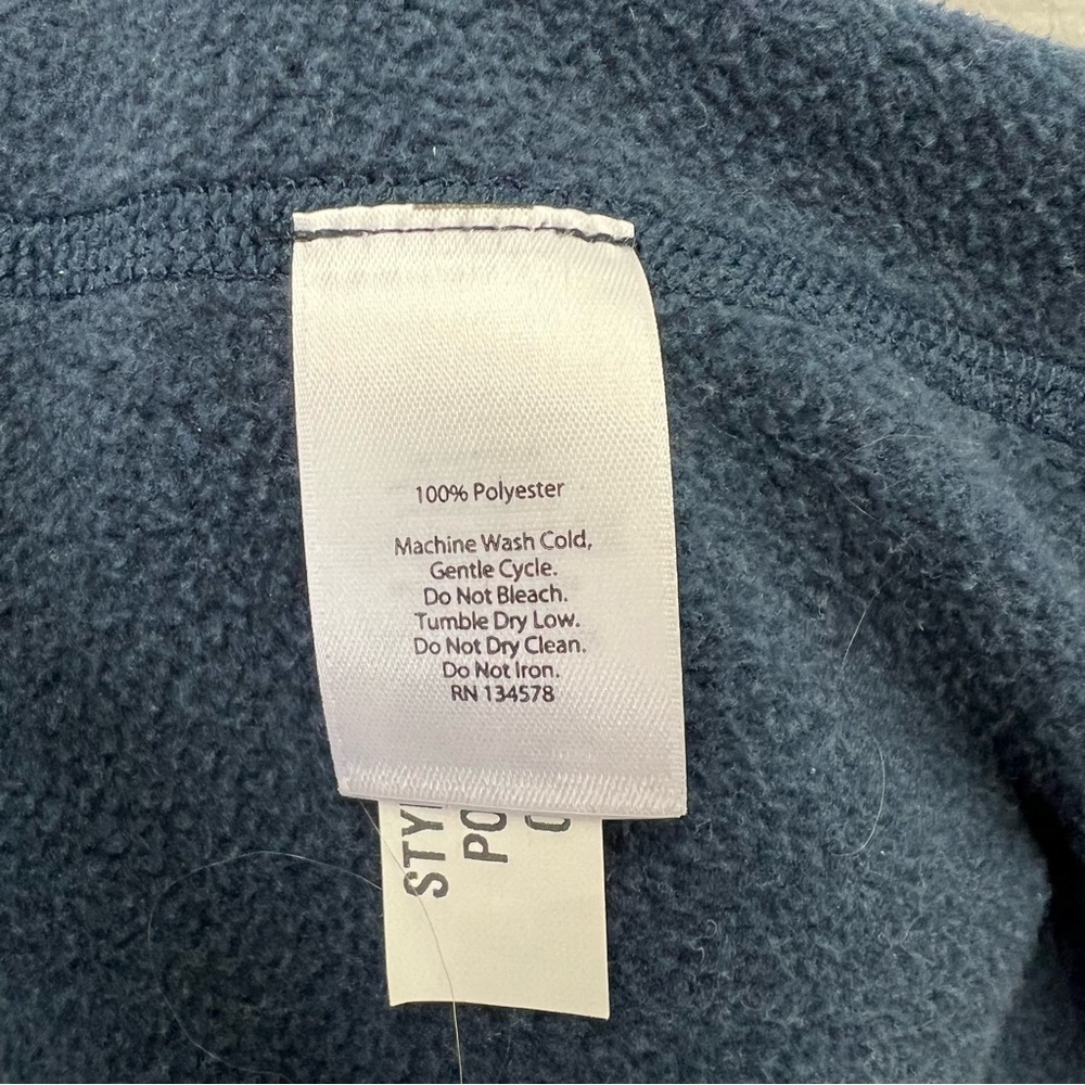 Vineyard Vines girls blue zip-up fleece vest with pockets. - Picture 9 of 11